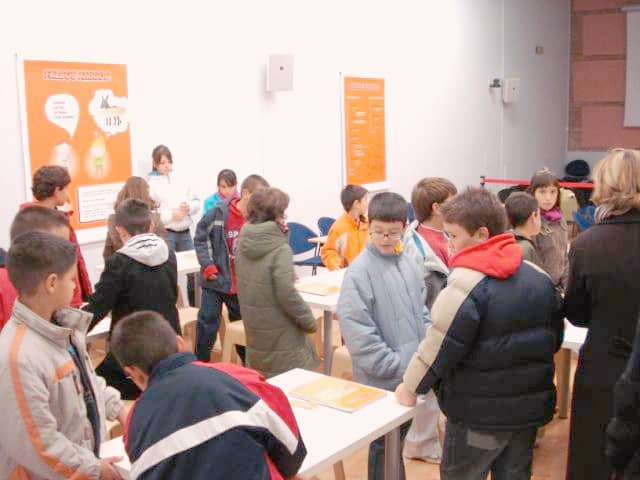 Organizándose en grupos.